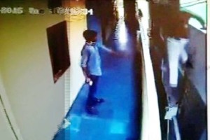 Hyderabad Engineering Student, Student Attempts To Jump To Adjacent Building , Mishap, Stunt, Loksatta, Loksatta news, Marathi, Marathi news