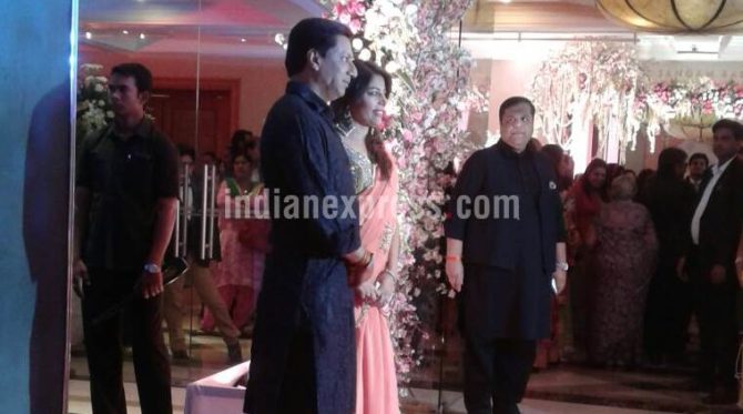 madhur-bhandar-kar-with-wife