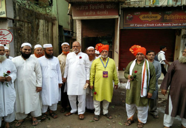स्वागतयात्रेचं मुस्लिम बांधवांकडून स्वागत