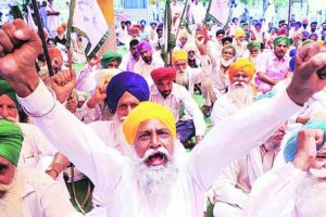 उत्तर प्रदेश, महाराष्ट्र, मध्य प्रदेशनंतर आता पंजाबमधील शेतकरीही कर्जमाफीसाठी रस्त्यावर उतरले आहेत..