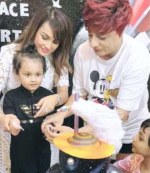 Nisha-Rawal-celebrating-son-kavish-birthday-2