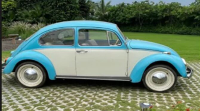 ms dhoni gifts vintage car beetle to his wife sakshi on marriage anniversary